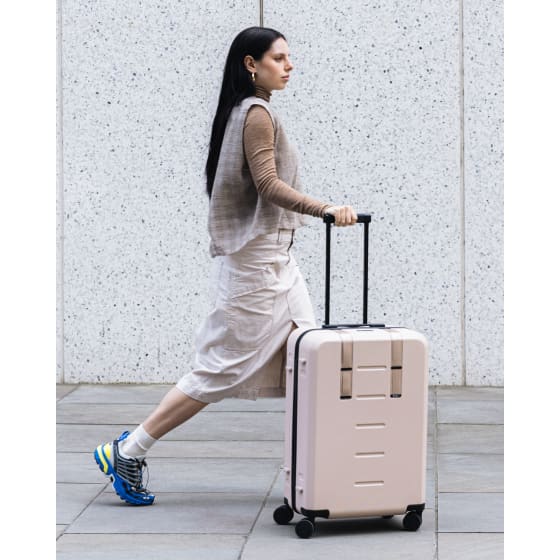 Db Ramverk Check-in Luggage Medium