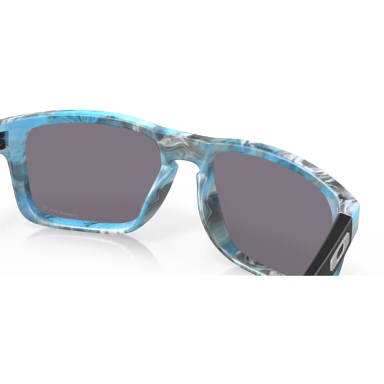 Oakley Holbrook