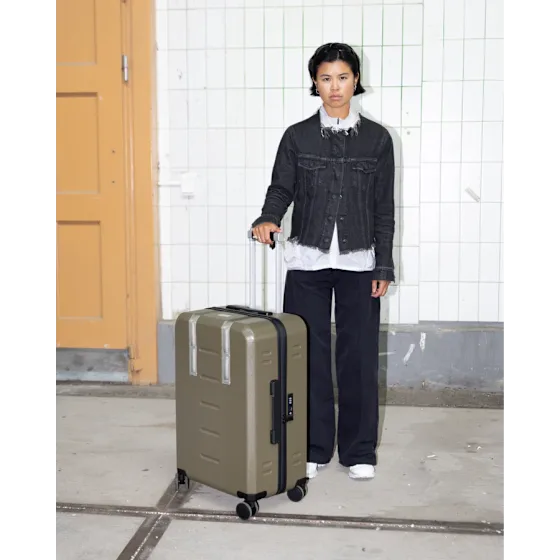 Db Ramverk Check-in Luggage Medium