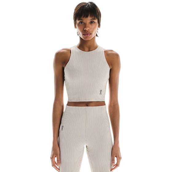 On All-Day Ribbed Crop Dame