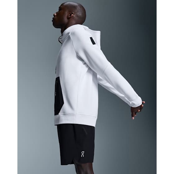 On 7| Core Shorts Herre