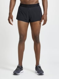 Pro Hypervent Split Shorts er en lett og høyt ventilerte løpeshorts utviklet for at du skal kunne løpe på høyeste nivå i varmen.