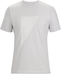 Lett t-skjorte med logo, laget av økologisk dyrket bomullsblanding