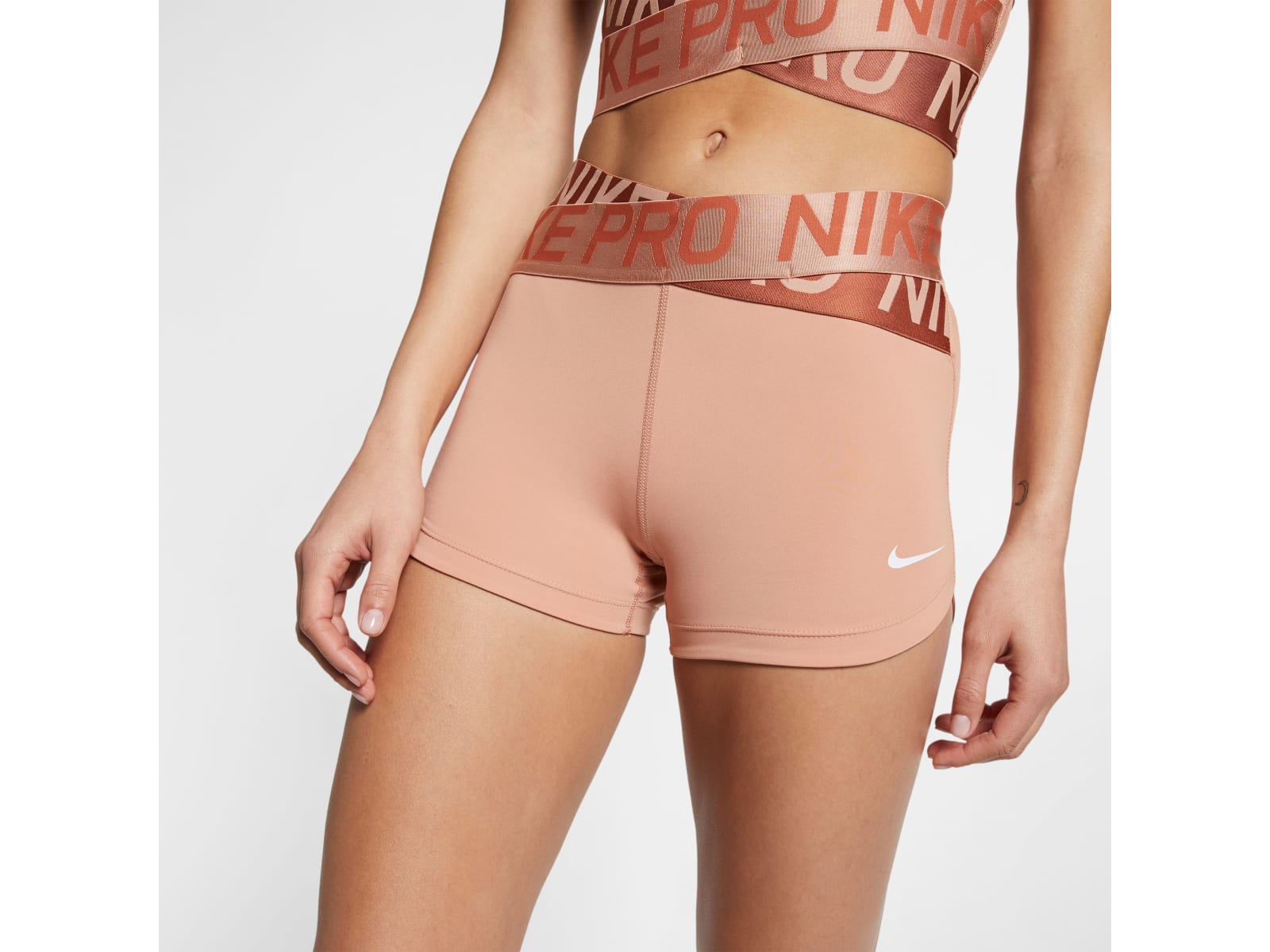 Intertwist nike shorts hotsell